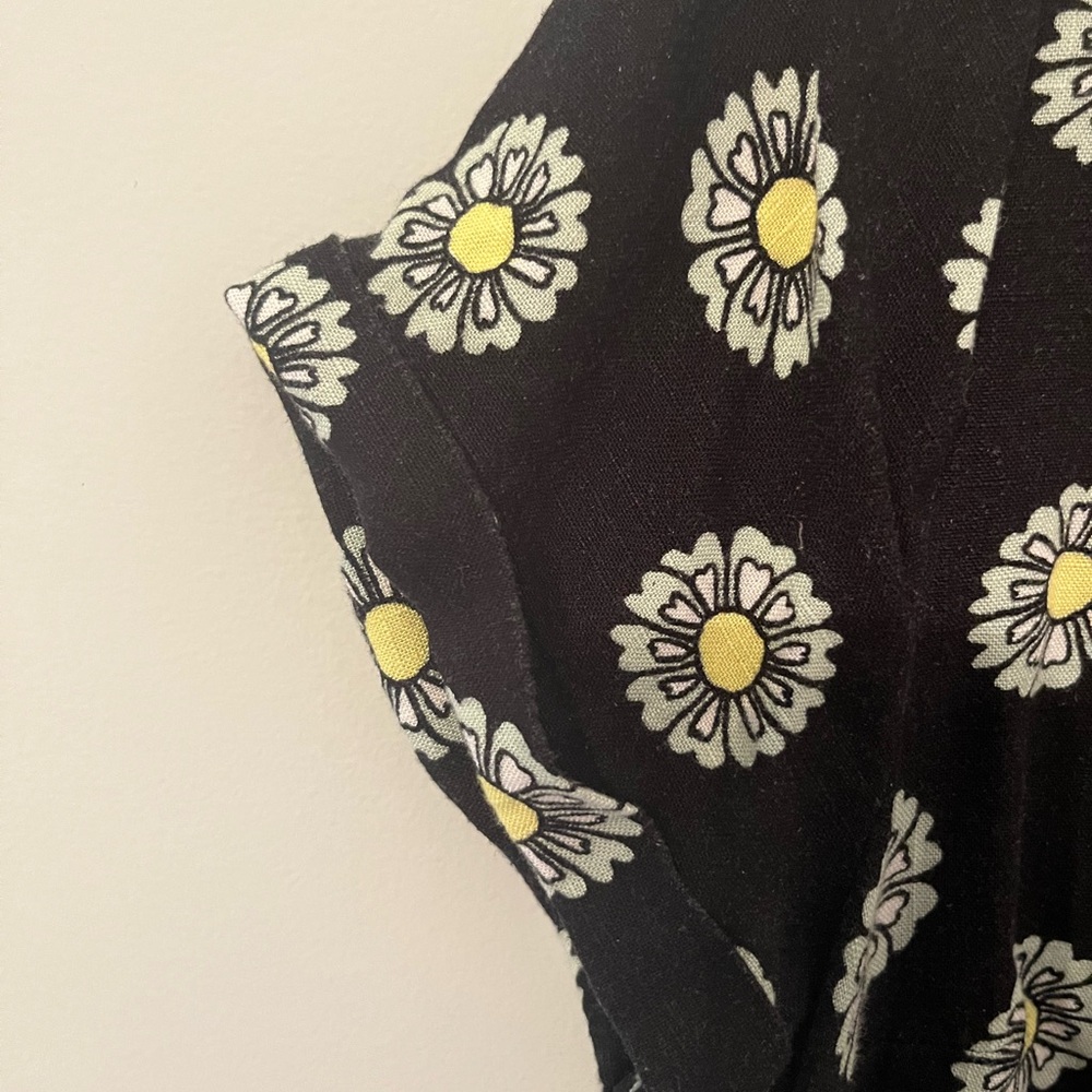 Modcloth Black and Yellow Daisy Print Top - Picture 3 of 6
